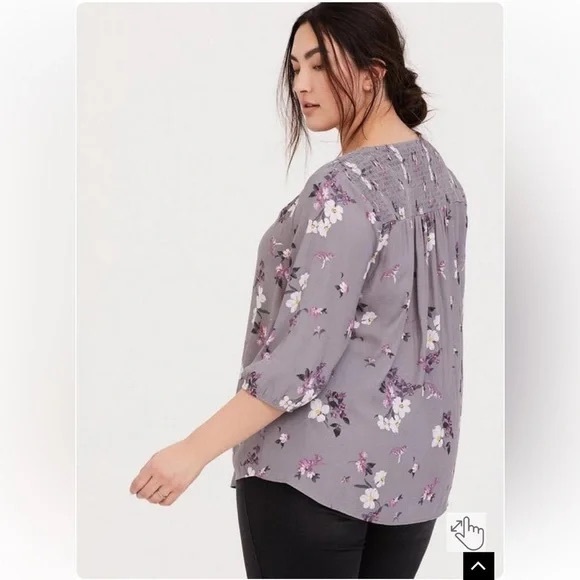 Torrid Grey Floral Crepe V-Neck Smocked Blouse Top Size 4 - Picture 3 of 16